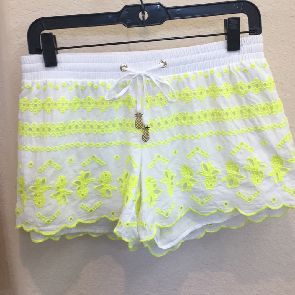 Lily Pulitzer cotton eyelet shorts sz small